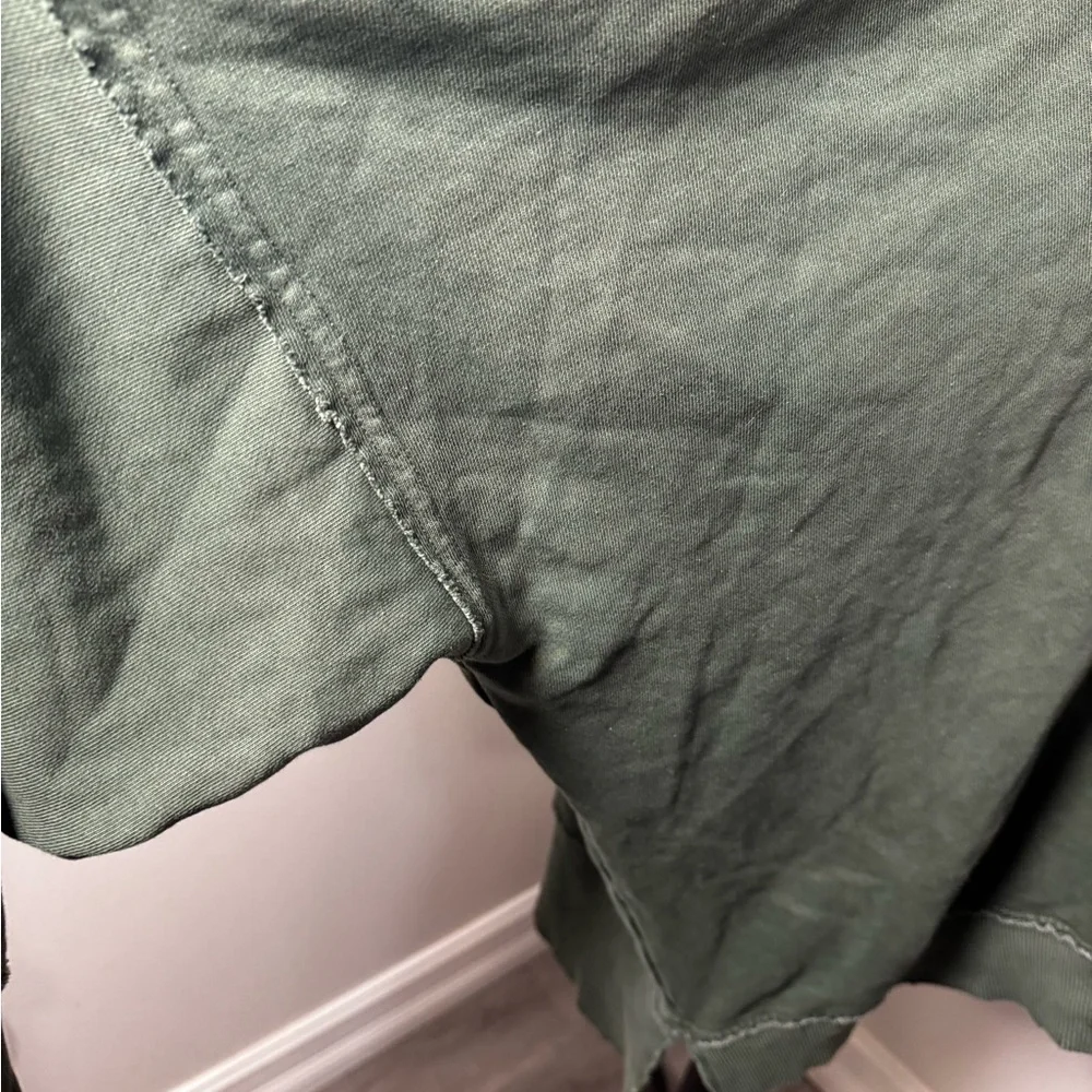 Sold forest Green Pullover Sweatshirt distressed - Picture 4 of 6